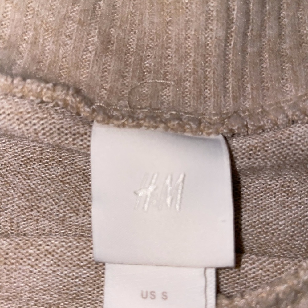 beige sweater - Picture 2 of 2